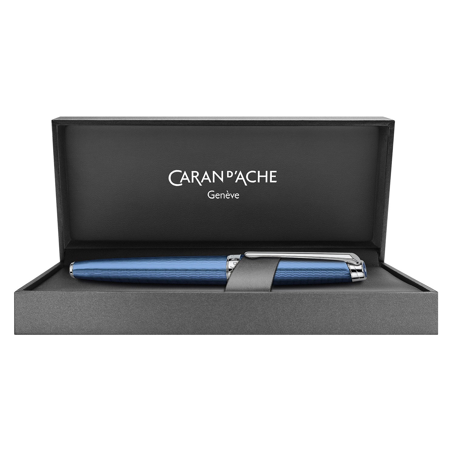 Caran d'Ache Leman Grand Blue Fountain Pen view 3